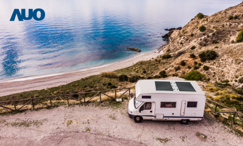 「可撓輕量化太陽光電板SunCurva」使用輕量特殊耐候型複合板取代傳統太陽能板的玻璃前板，不僅降低70%重量，每米平方僅3Kg；具有抗衝擊性能及通過電磁相容性測試，可應用於交通運輸工具，如露營車、遊艇等